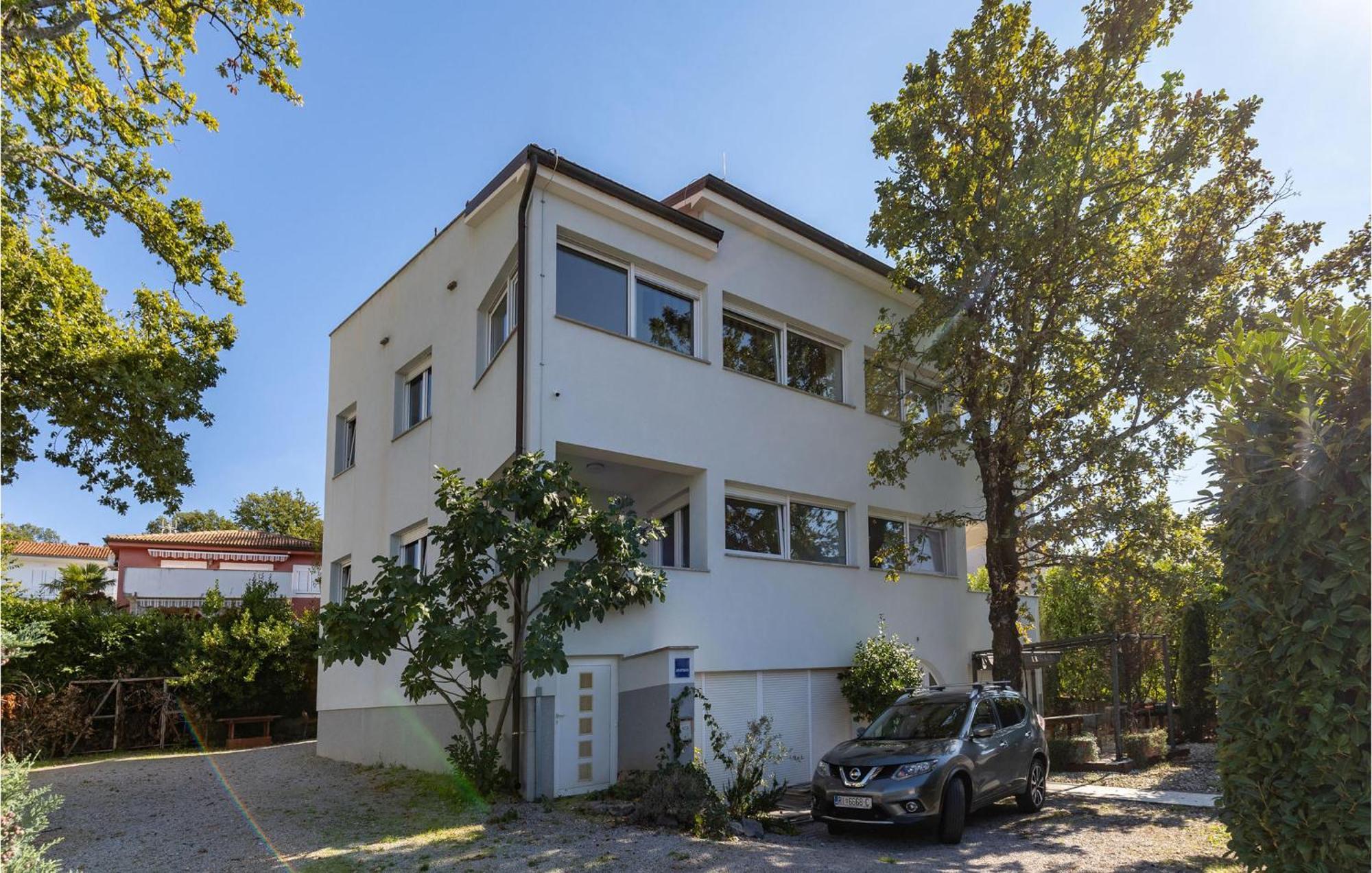 Amazing Apartment In Njivice With Kitchen Kültér fotó